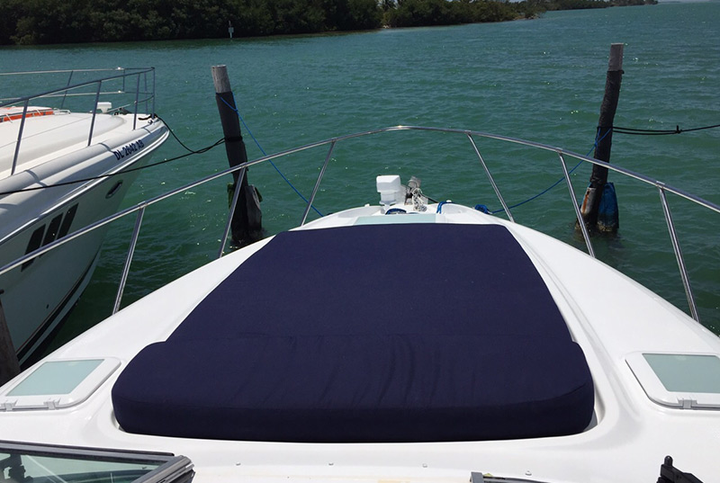 4 hours Cancun Yacht rental- Bayliner 30.5 ft - (6 people)  (Coming Soon)