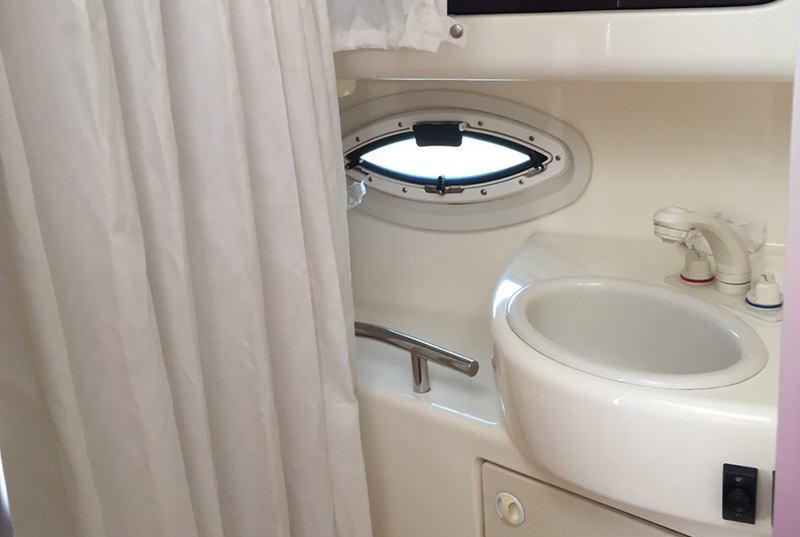 Renta Yate Cancun 4 horas, Bayliner 30.5 pies -(hasta 6 personas)  (Próximamente)