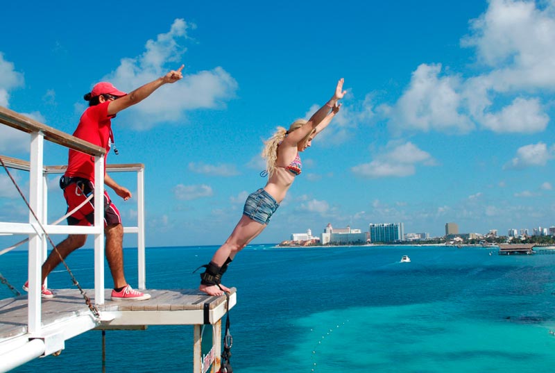 Bungee Jumping in Cancun