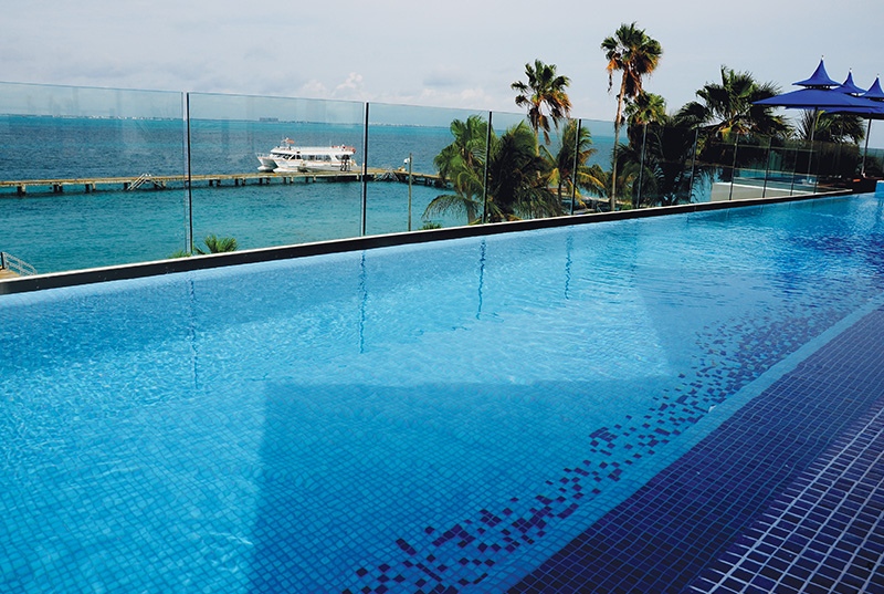 Royal Swim VIP