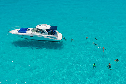 Foto 1 de 5 hours Cancun Yacht Experience - Private Yacht Tour