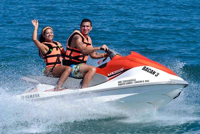 [Paquete] Parasail + Moto Acuática en Cancún 