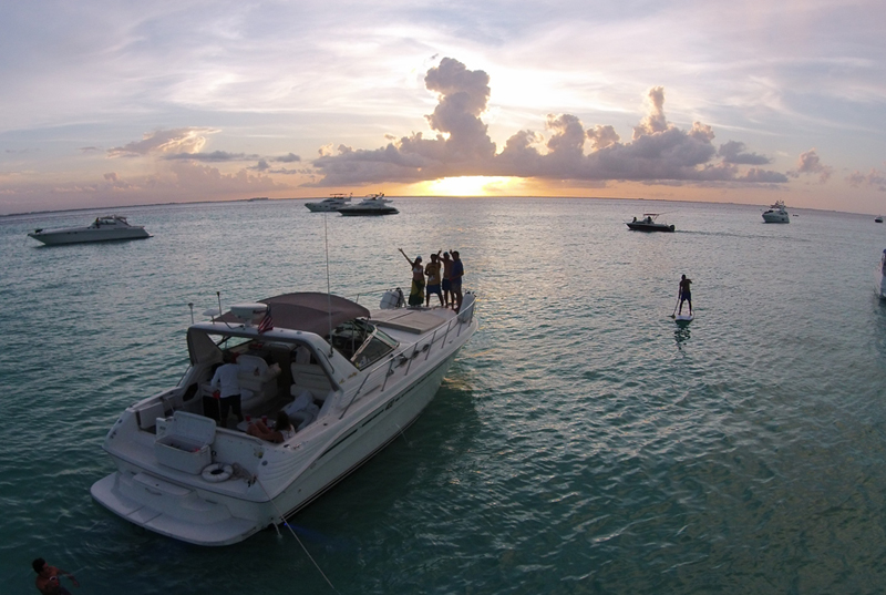 Renta de 4 horas Yate Sea Ray Express Cruiser 43 pies (hasta 12 personas) (Próximamente)