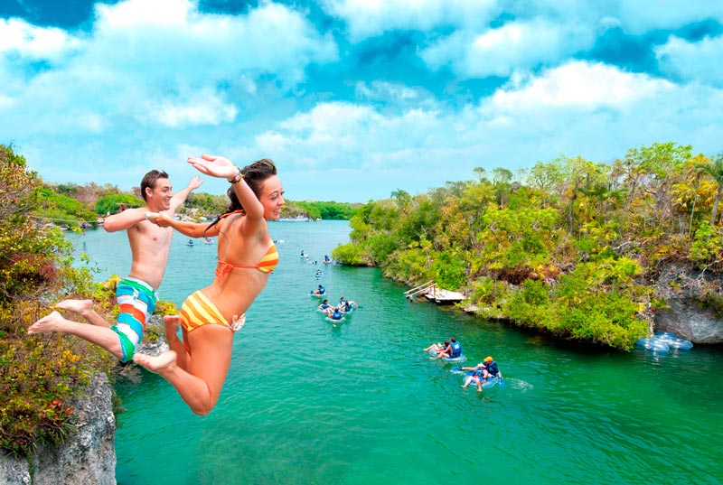 Combo  3 Dip Guided Snorkeling Tour (swim with turtles) + Tour Xel Ha All Inclusive