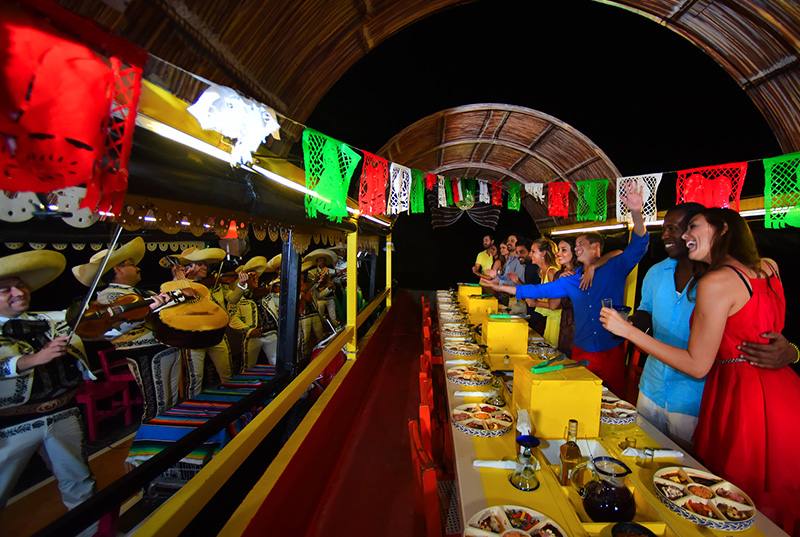 Tour Xoximilco [Fiesta Mexicana] (Próximamente)
