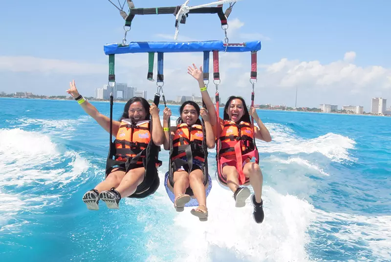 Paquete de Parasail + Waverunner en Cancun