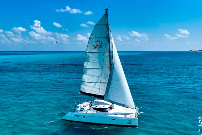 Catamaran isla mujeres + snorkel