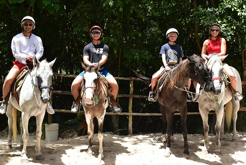 jungle tour horseback riding