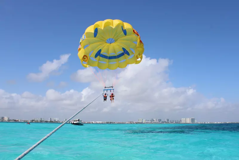 Parasailing en Cancún- Transportación GRATIS
